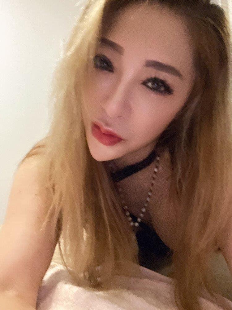 Eva photo 3