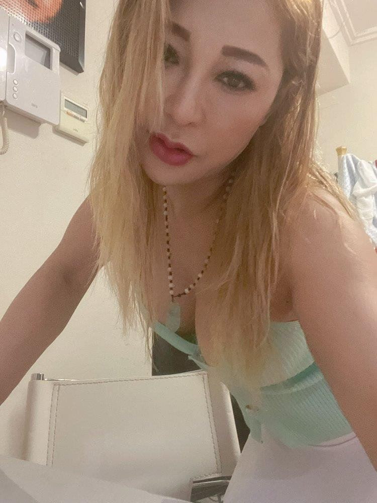 Eva photo 16