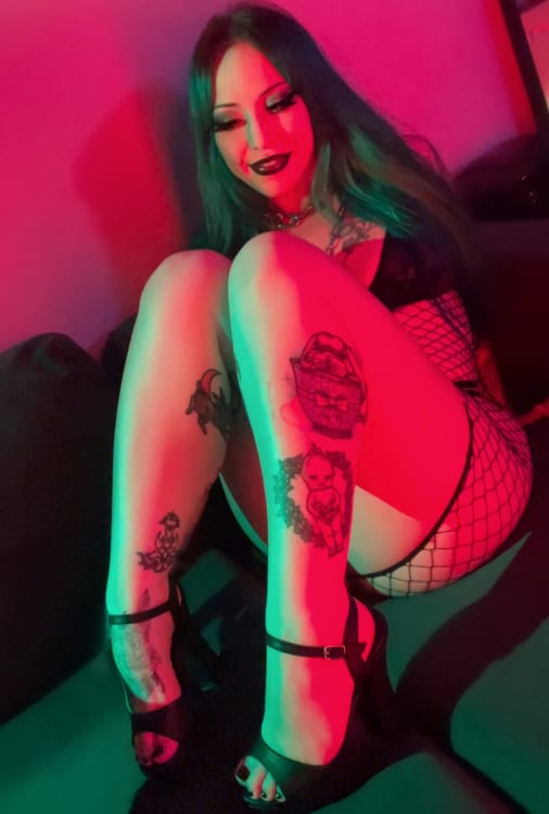 Sarah Sea photo 5