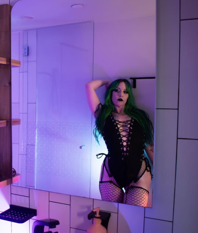 Sarah Sea photo 7