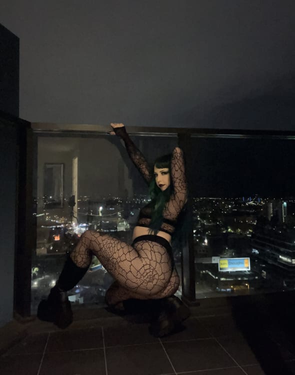 Sarah Sea photo 14